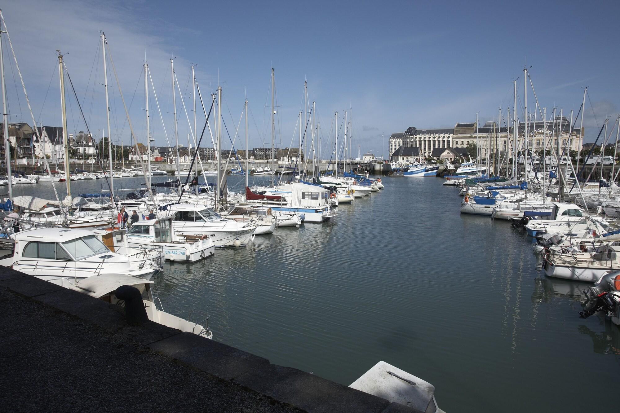 Sowell Residences Le Port Trouville-sur-Mer Exterior photo