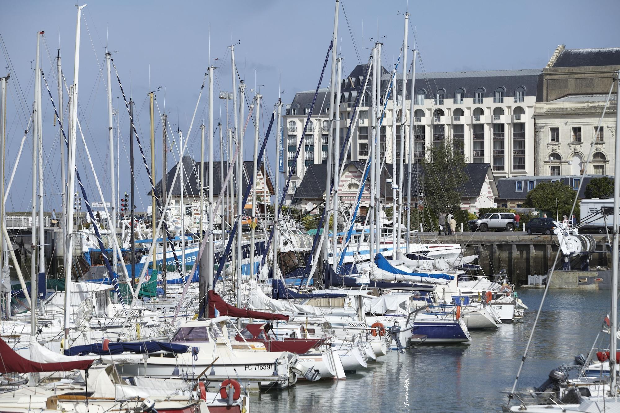 Sowell Residences Le Port Trouville-sur-Mer Exterior photo