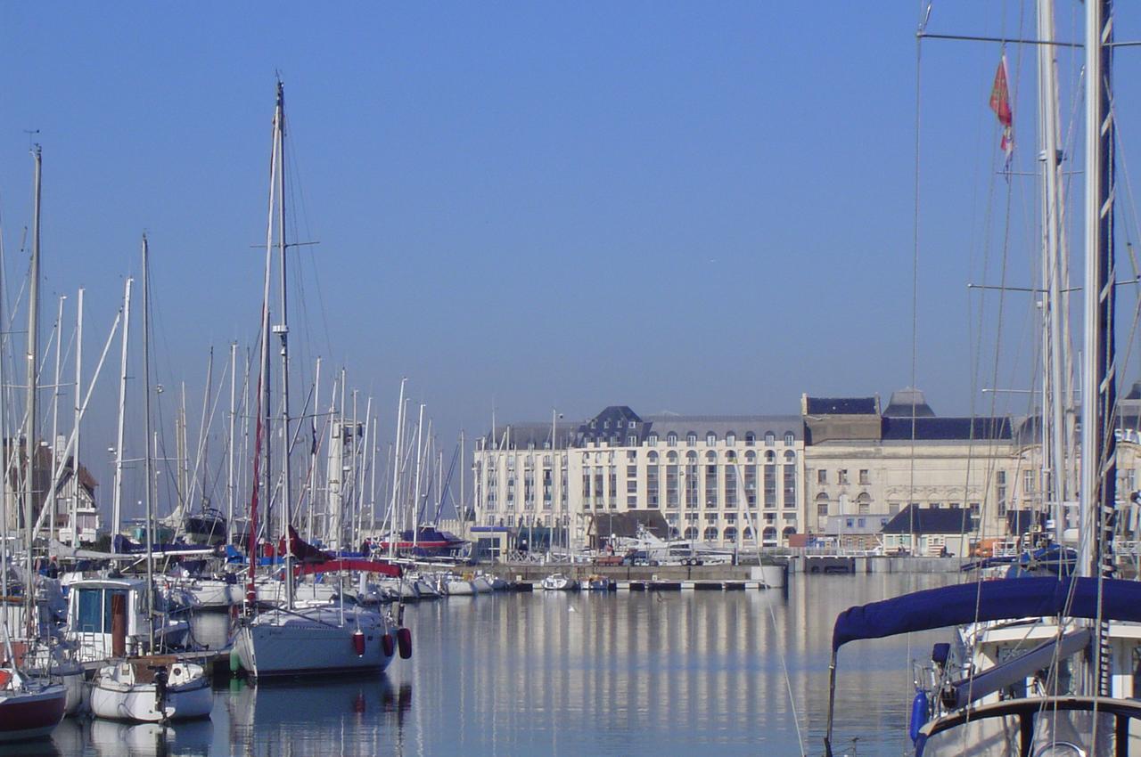 Sowell Residences Le Port Trouville-sur-Mer Exterior photo